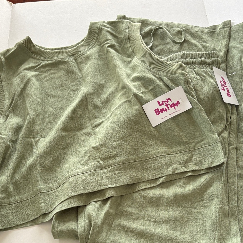 Wishlist Sage Green Relaxed Set